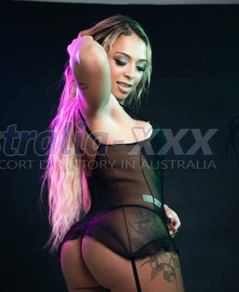 Photo escort girl Carolina Lins : the best escort service