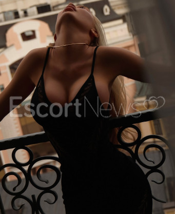 Photo escort girl Sarrah: the best escort service