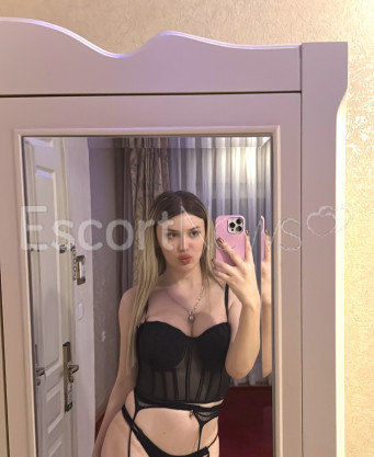 Photo escort girl Arya: the best escort service