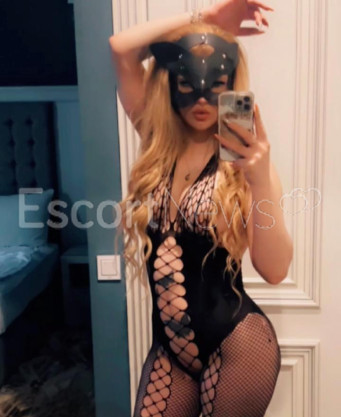 Photo escort girl Narmina: the best escort service