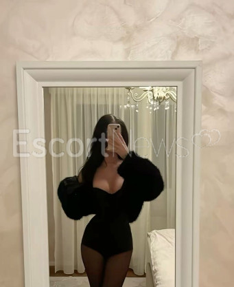 Photo escort girl Esmerella: the best escort service
