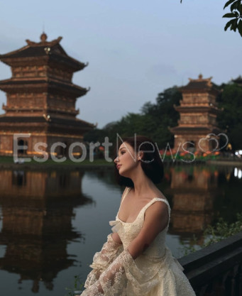 Photo escort girl Araksia: the best escort service