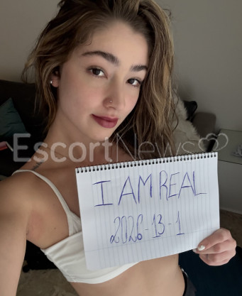 Photo escort girl Mellaniemoon: the best escort service