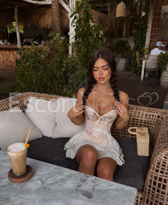 Photo escort girl Almira: the best escort service