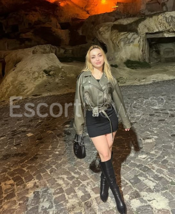 Photo escort girl ecrin: the best escort service
