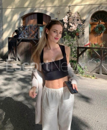 Photo escort girl Lilian: the best escort service