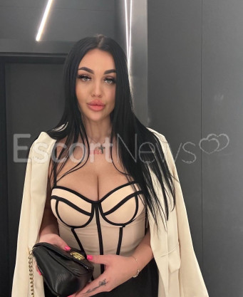 Photo escort girl Arina: the best escort service