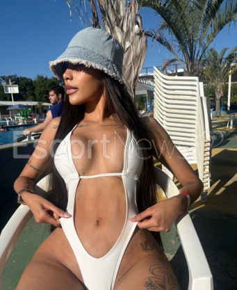 Photo escort girl Jhulie: the best escort service