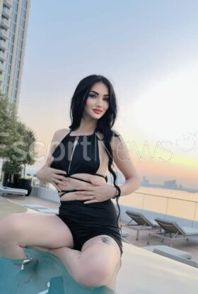 Photo escort girl Nayab: the best escort service