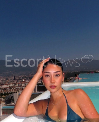 Photo escort girl Sarah: the best escort service