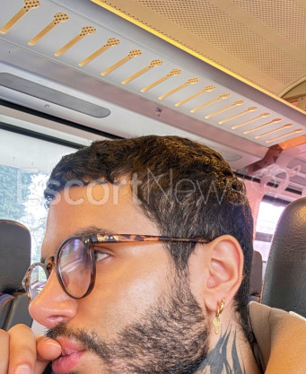 Photo escort girl LennonTantra: the best escort service