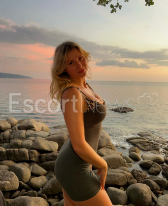 Photo escort girl Chloya: the best escort service