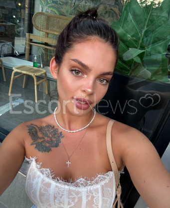 Photo escort girl Adel: the best escort service