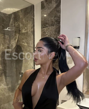 Photo escort girl Aleyna: the best escort service