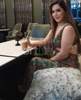 Photo escort girl Aziza: the best escort service