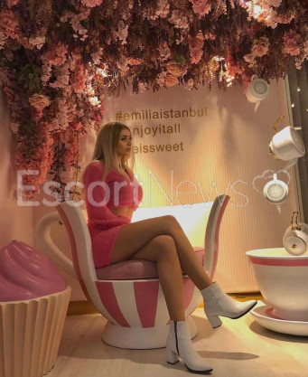 Photo escort girl ceren: the best escort service