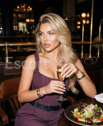 Photo escort girl Nicole: the best escort service