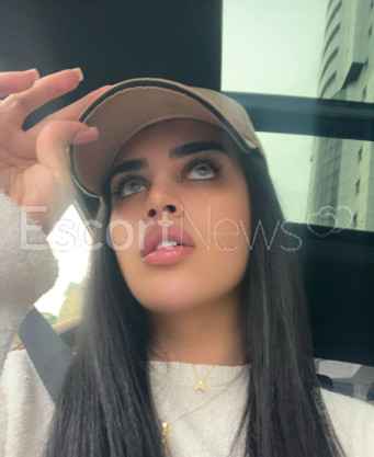 Photo escort girl Arya: the best escort service