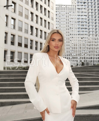 Photo escort girl Leya: the best escort service