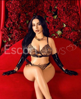 Photo escort girl AMIRA: the best escort service