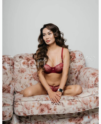 Photo escort girl Yasmina: the best escort service