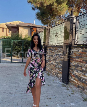 Photo escort girl Alara: the best escort service