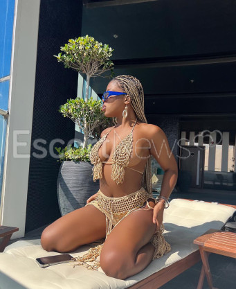 Photo escort girl Lune: the best escort service