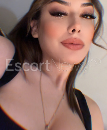 Photo escort girl Hira: the best escort service