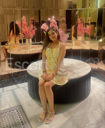 Photo escort girl Riya: the best escort service