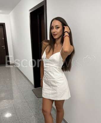 Photo escort girl Aden: the best escort service