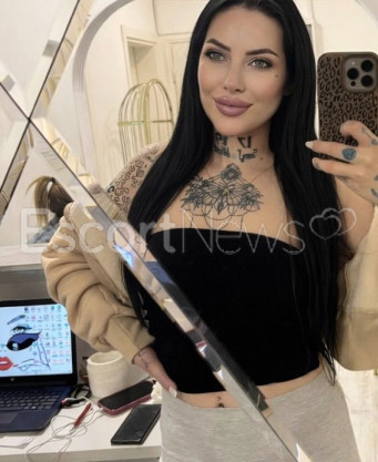 Photo escort girl Petek: the best escort service