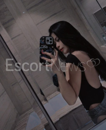 Photo escort girl Aluna: the best escort service