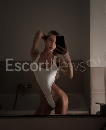Photo escort girl Britney: the best escort service