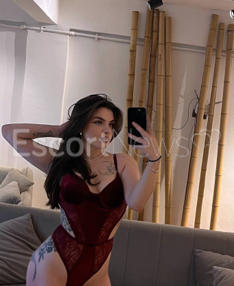 Photo escort girl Riana: the best escort service