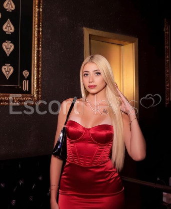 Photo escort girl Aden: the best escort service