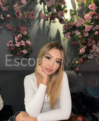 Photo escort girl Cecile: the best escort service