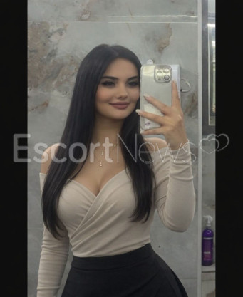 Photo escort girl Leyla: the best escort service