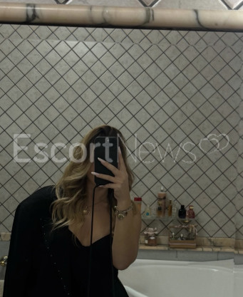 Photo escort girl Liora: the best escort service