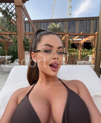 Photo escort girl Aria: the best escort service