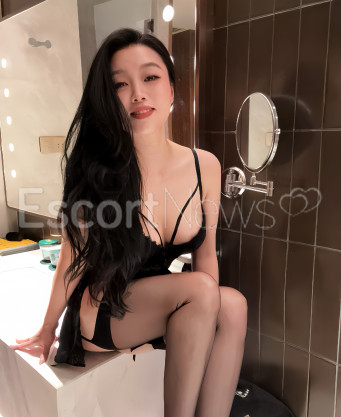 Photo escort girl Maya: the best escort service