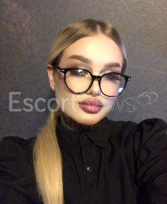 Photo escort girl Lunaria: the best escort service