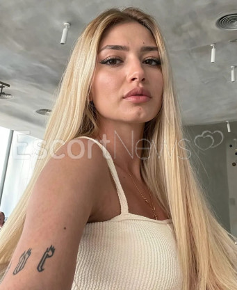 Photo escort girl Aleyna: the best escort service