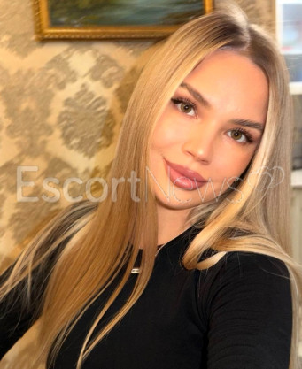 Photo escort girl Honora: the best escort service