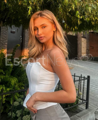 Photo escort girl Sara: the best escort service