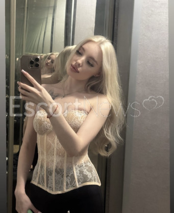 Photo escort girl Adeline : the best escort service
