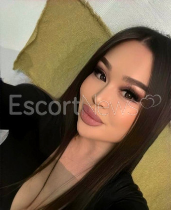 Photo escort girl Aru: the best escort service