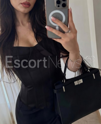 Photo escort girl Aleyna: the best escort service