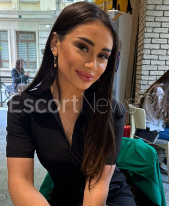 Photo escort girl Larisa: the best escort service