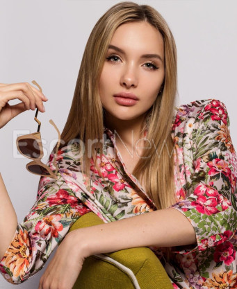 Photo escort girl VIKTORIA: the best escort service