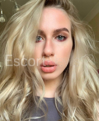 Photo escort girl Simela: the best escort service